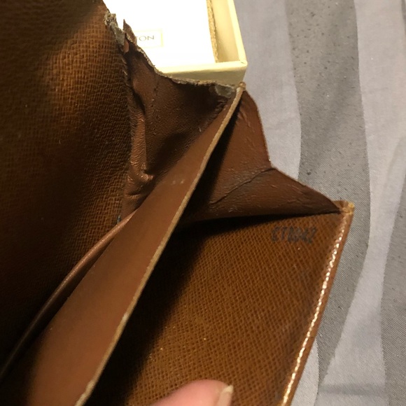 Coin Purse 💯 Authentic. - Picture 12 of 14